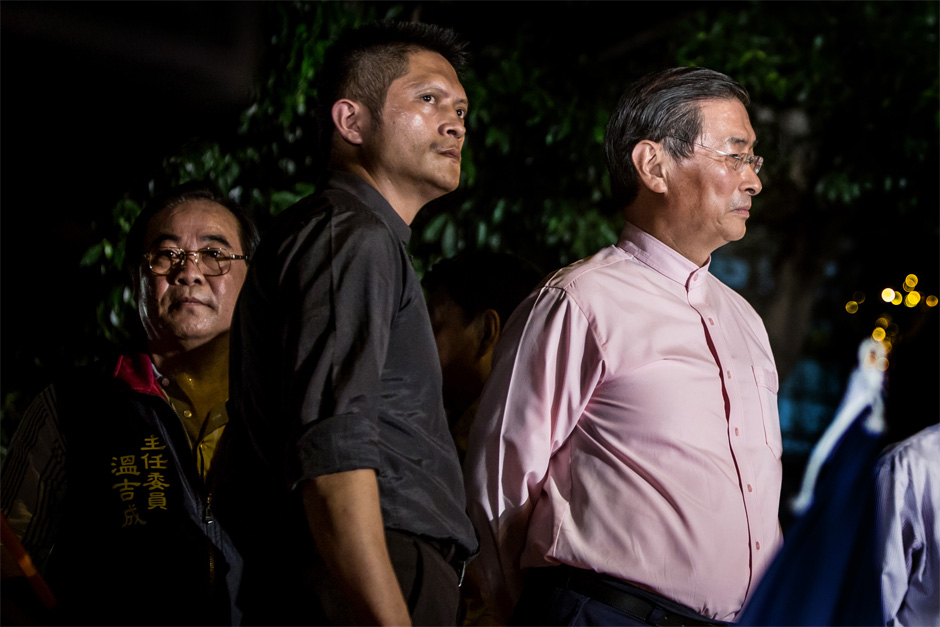 Chang An-lo, a.k.a. the “White Wolf,” right, a former Bamboo Union triad boss, at an August rally across the street from the Taiwan Ministry of Education (MOE). Now the leader of the China Unification Promotion Party, Chang stood in protest against students who occupied the MOE, scolding them for being pro-Japanese.
