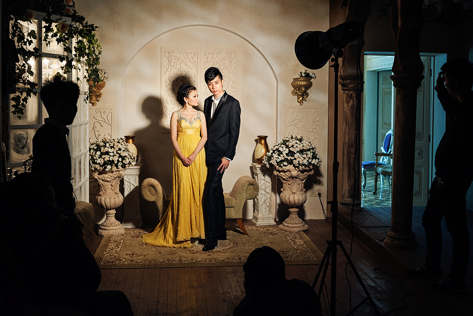 At Princess Studio, couples can spend between 3,000 RMB and 130,000 RMB (between U.S.$500 and $22,000) on a wedding album. The more expensive packages come with more costume changes, setting options, prints, and access to the VIP room.
