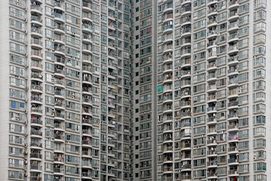 New housing developments rise in Shenzhen, April 2009. Over the course of that year, commodity housing prices jumped from approximately US$1,600 to almost US$2,800 per square meter.