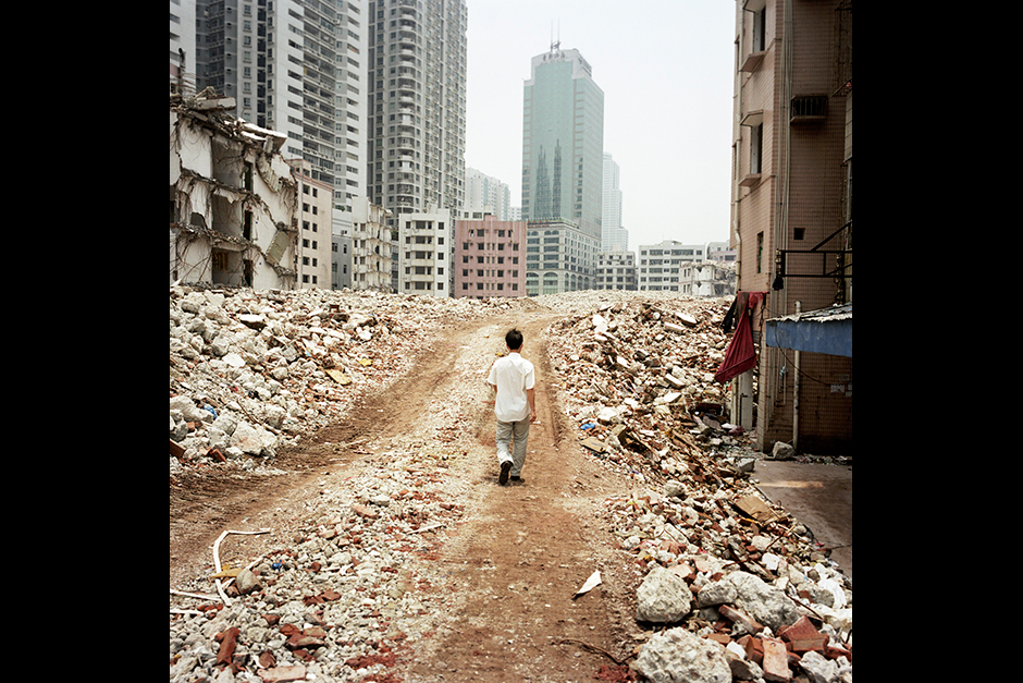 In 2005, a large American design firm was awarded first prize for its design proposal in a competition launched by the Shenzhen government. Four years later, 95 percent of the 550 families in Gangxia West Village had signed agreements with the developer to move out, and nearly 50 percent of the buildings had been demolished as the plan moved forward. 