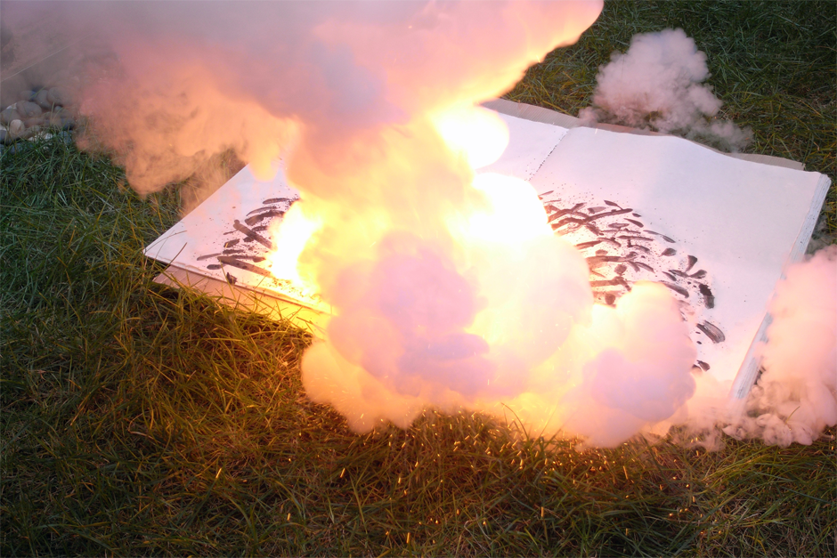 The creation process of “Danger Book: Suicide Fireworks (Exploded Prototype),” 2007. (Photo by Tatsumi Masatoshi, courtesy Cai Studio)
