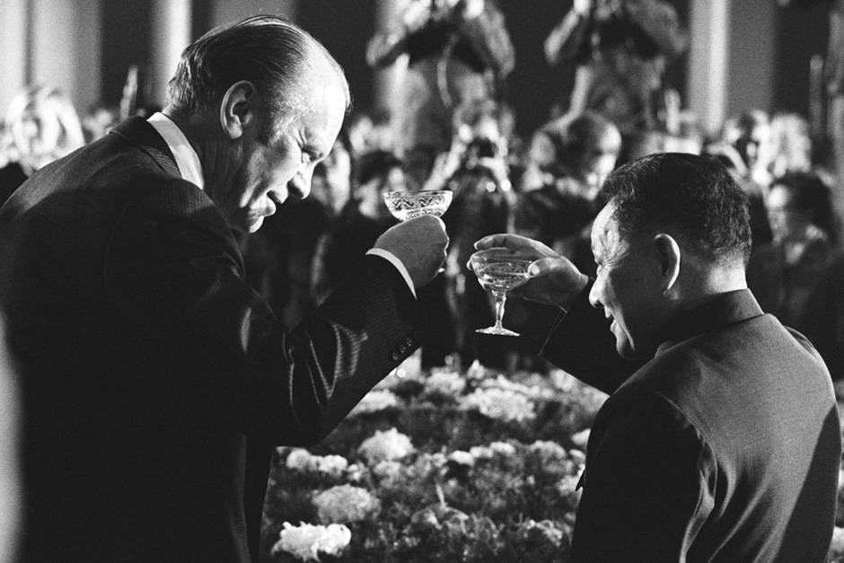 U.S. President Gerald R. Ford toasts China’s new Vice Premier Deng Xiaoping at a dinner at The Great Hall of the People on December 4, 1975 in Beijing. Ford was the second U.S. President to visit China. He met with both Deng and Mao Zedong. He had visited China three years earlier as Minority Leader of the U.S. House of Representatives. (Photo by David Hume Kennerly/Getty Images)
