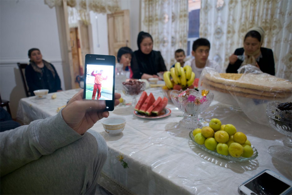 Imran visits his grandparents. His father was a successful boxer, wrestler, and soccer player. He nurtured his son’s athletic talents from an early age and dreams of his son becoming a real soccer star.