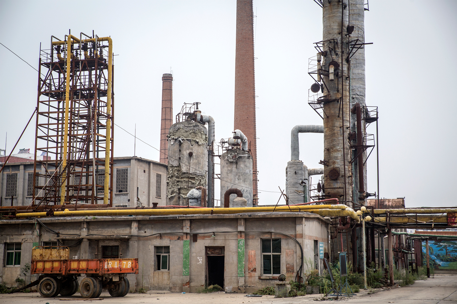 In the eighth century BCE, Xichuan was the seat of a powerful regional kingdom, the Chu, but today it is one of China’s poorest areas, and there is nothing grand about its dilapidated downtown and abandoned factories.